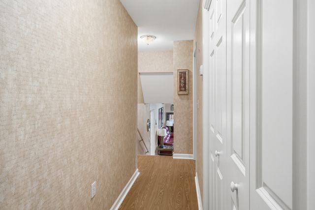 35 Fairfield Lane, Bloomfield, CT 06002