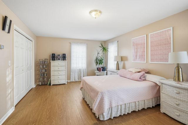 35 Fairfield Lane, Bloomfield, CT 06002