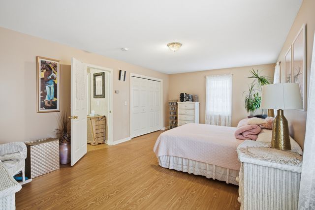 35 Fairfield Lane, Bloomfield, CT 06002