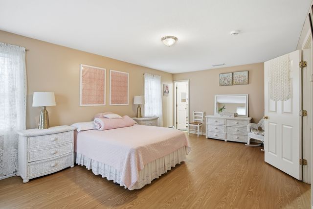 35 Fairfield Lane, Bloomfield, CT 06002