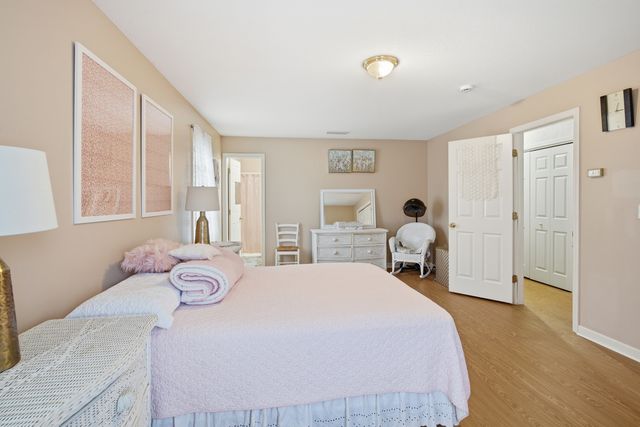 35 Fairfield Lane, Bloomfield, CT 06002