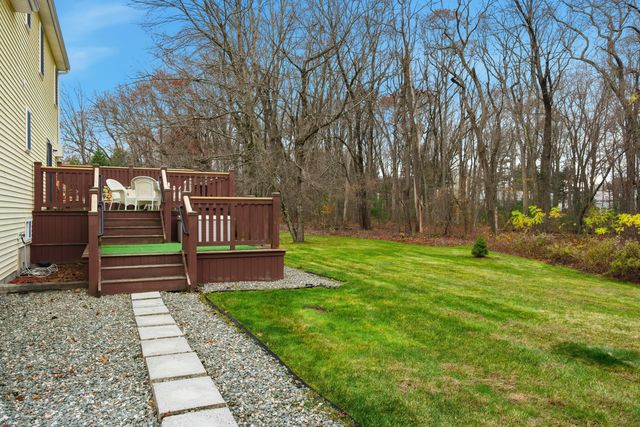 35 Fairfield Lane, Bloomfield, CT 06002
