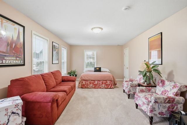 35 Fairfield Lane, Bloomfield, CT 06002