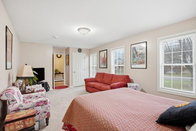 35 Fairfield Lane, Bloomfield, CT 06002