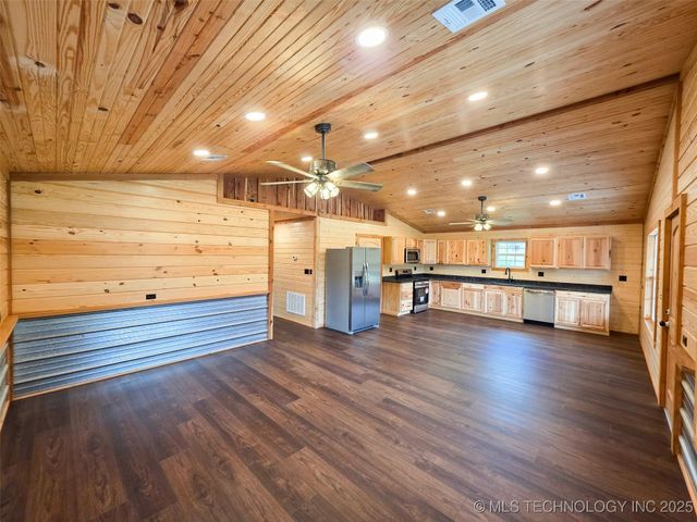 12990 W Killabrew Road, Hulbert, OK 74441