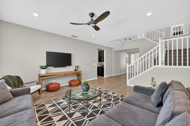 717 Gray Dawn Dr, Rocklin, CA 95765