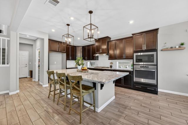 717 Gray Dawn Dr, Rocklin, CA 95765
