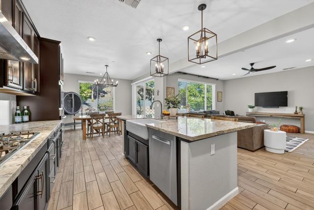 717 Gray Dawn Dr, Rocklin, CA 95765