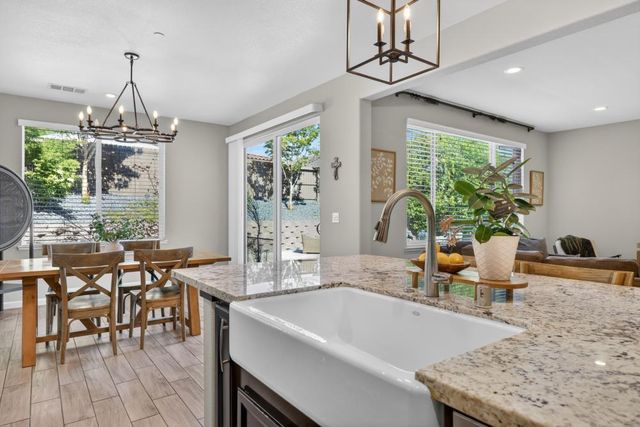 717 Gray Dawn Dr, Rocklin, CA 95765