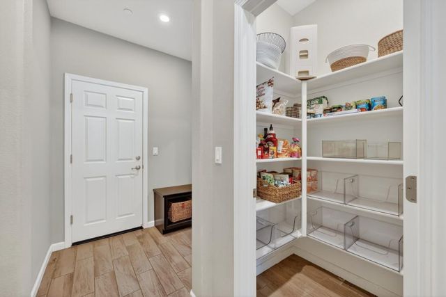 717 Gray Dawn Dr, Rocklin, CA 95765