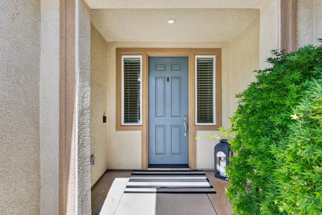 717 Gray Dawn Dr, Rocklin, CA 95765