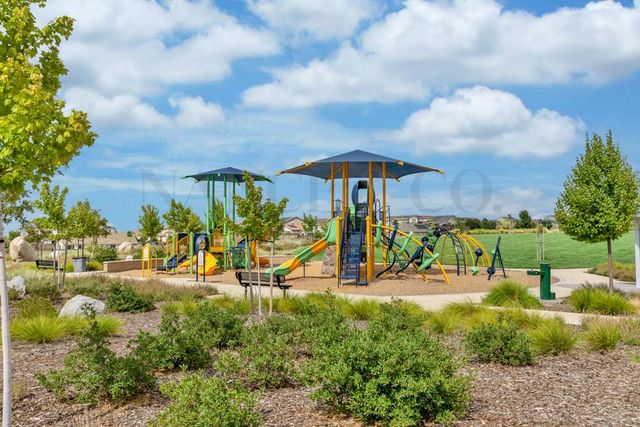 717 Gray Dawn Dr, Rocklin, CA 95765