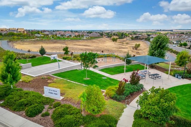 717 Gray Dawn Dr, Rocklin, CA 95765