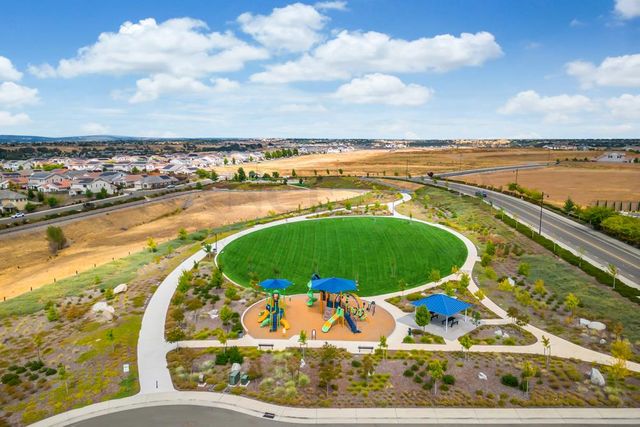 717 Gray Dawn Dr, Rocklin, CA 95765