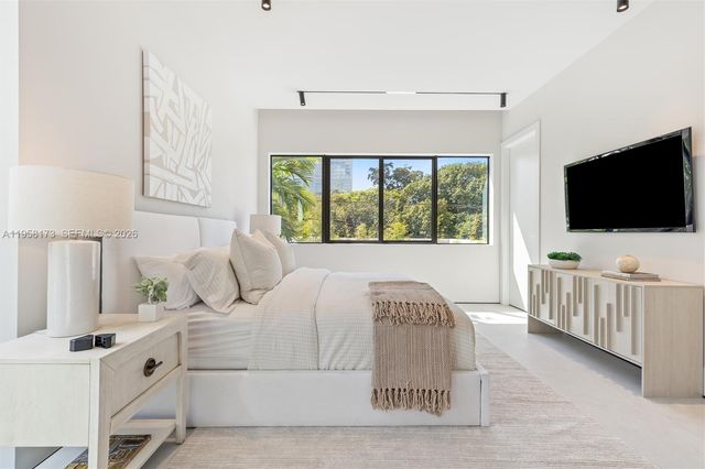 1746 SW 21st Ter Left, Miami, FL 33145