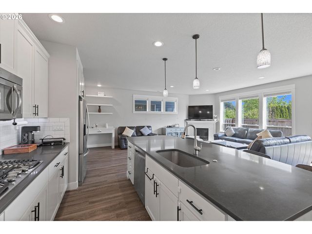 2566 Sw Mckenna Pl, Beaverton, OR 97003