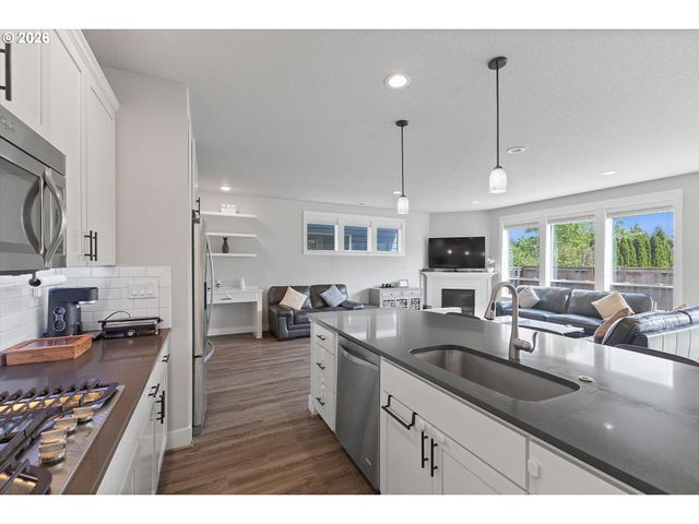 2566 Sw Mckenna Pl, Beaverton, OR 97003