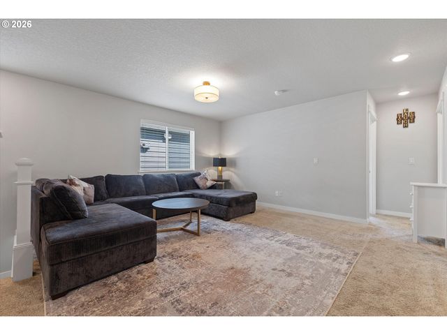 2566 Sw Mckenna Pl, Beaverton, OR 97003