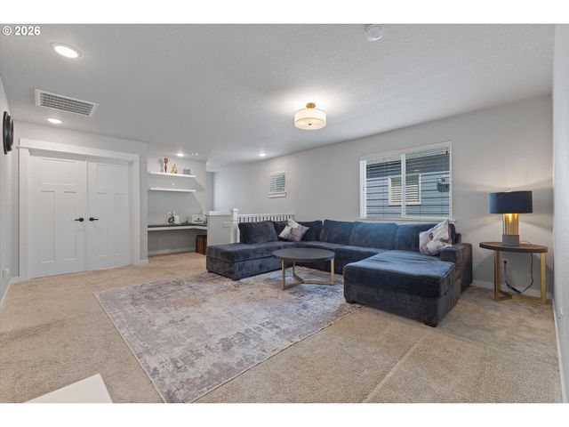 2566 Sw Mckenna Pl, Beaverton, OR 97003