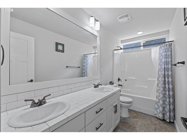 2566 Sw Mckenna Pl, Beaverton, OR 97003