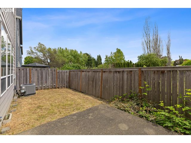 2566 Sw Mckenna Pl, Beaverton, OR 97003