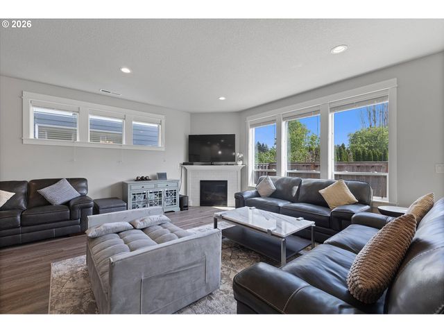 2566 Sw Mckenna Pl, Beaverton, OR 97003