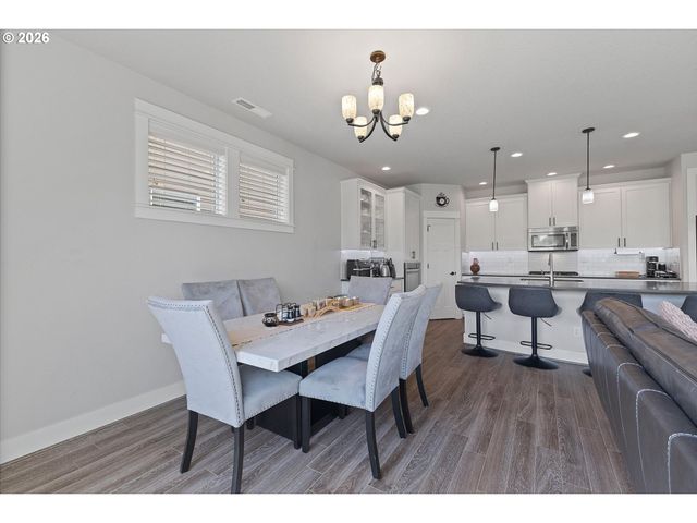 2566 Sw Mckenna Pl, Beaverton, OR 97003