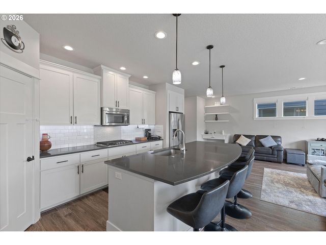 2566 Sw Mckenna Pl, Beaverton, OR 97003