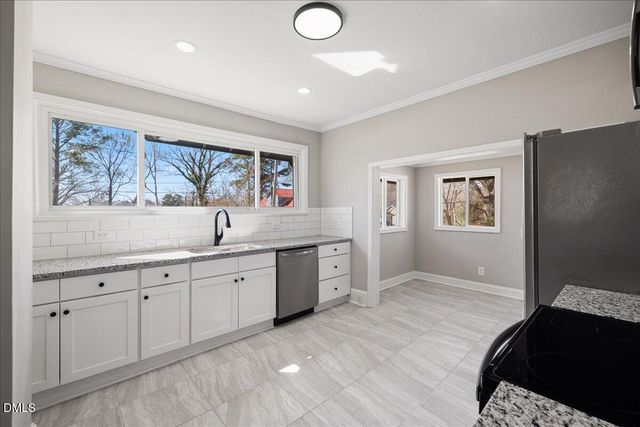 221 Charlotte Avenue, Sanford, NC 27330