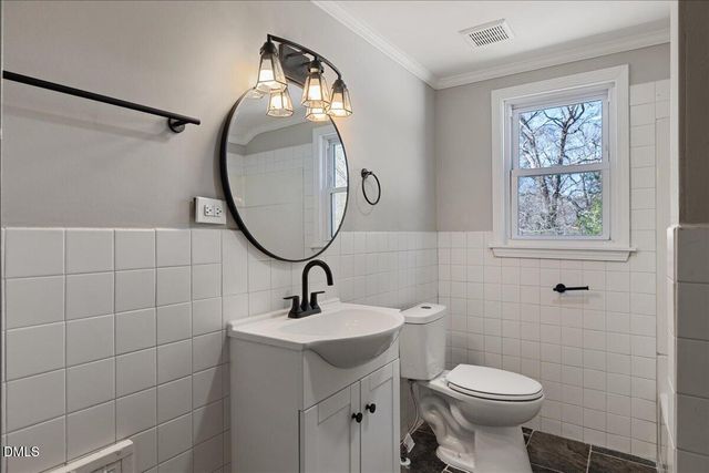 221 Charlotte Avenue, Sanford, NC 27330