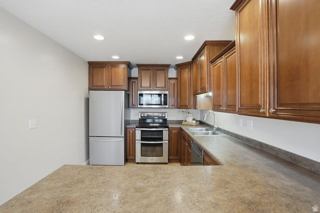 542 W GOLDENROD WAY, Saratoga Springs, UT 84045