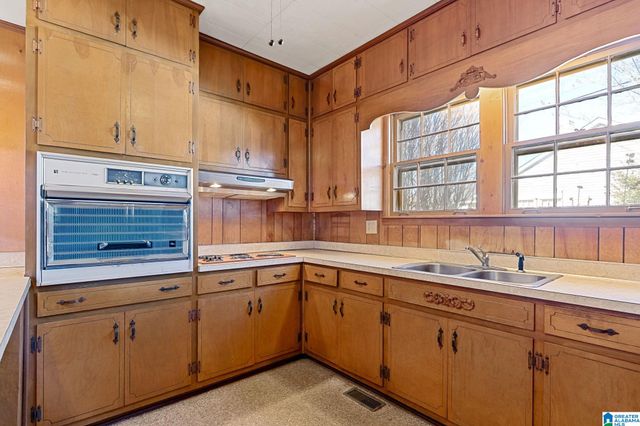 302 CHARLES STREET, Talladega, AL 35160