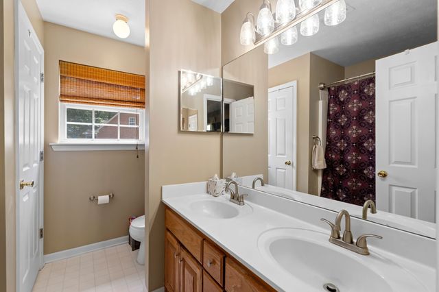 207 S Aztec Dr, White House, TN 37188