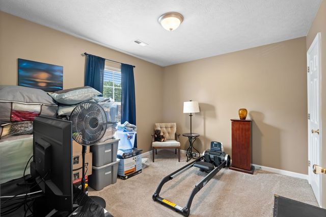 207 S Aztec Dr, White House, TN 37188