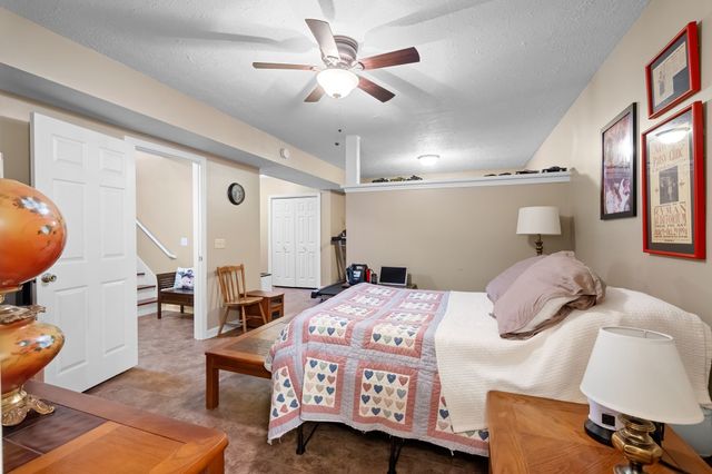 207 S Aztec Dr, White House, TN 37188