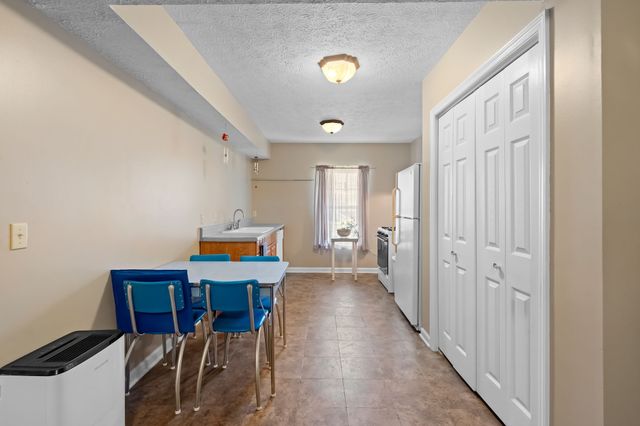 207 S Aztec Dr, White House, TN 37188