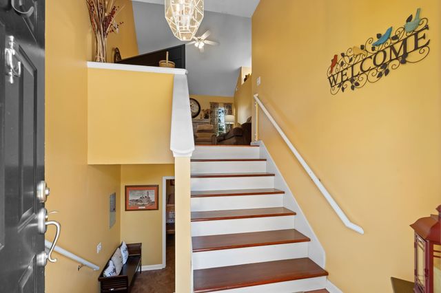 207 S Aztec Dr, White House, TN 37188
