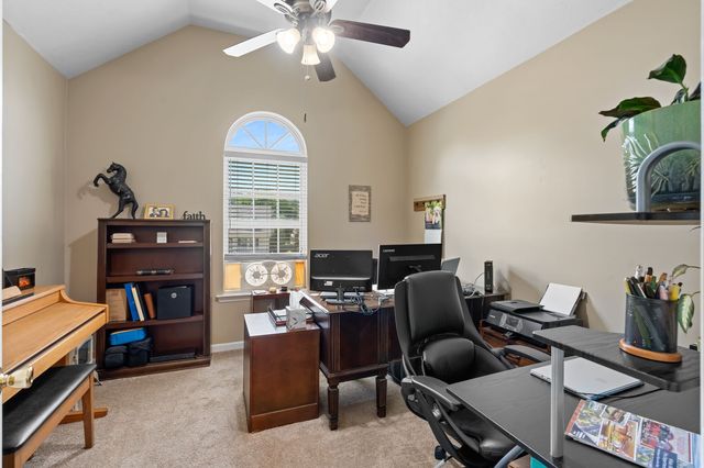 207 S Aztec Dr, White House, TN 37188