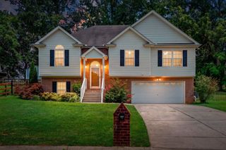 207 S Aztec Dr, White House, TN 37188
