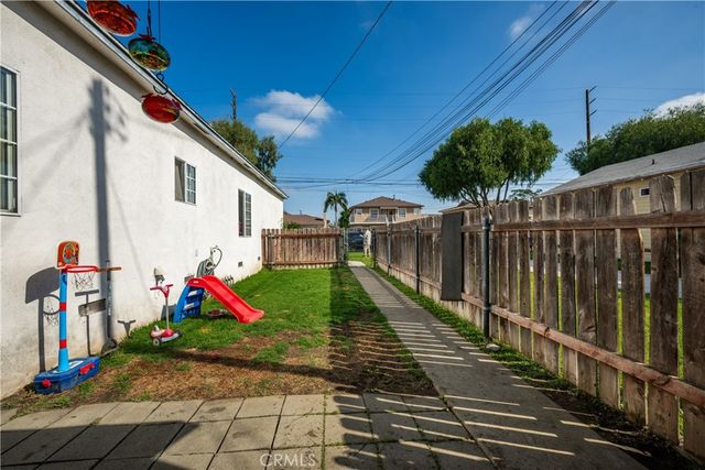 9722 Walnut Street, Bellflower, CA 90706