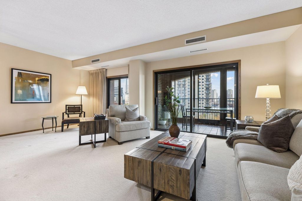 1235 Yale Place 908, Minneapolis, MN 55403 — photo 3