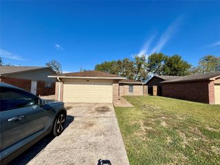 5610 Drakestone Bl, Houston, TX 77053
