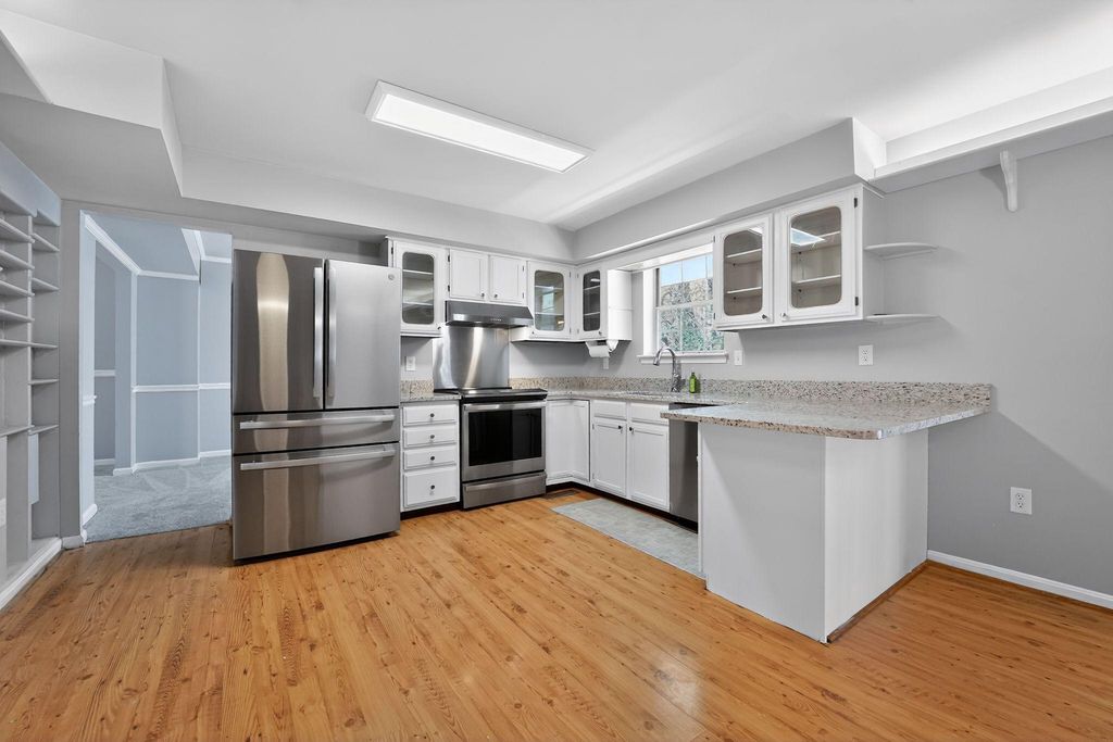 Image 13 of property listing at 1303 SHAWNEE CT, Millersville, MD 21108