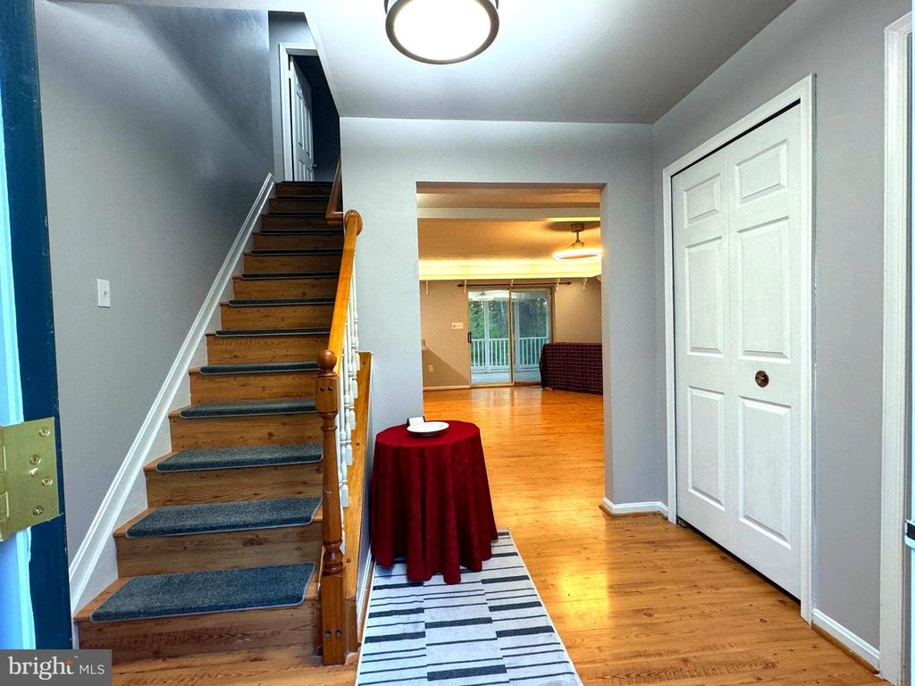 Image 3 of property listing at 1303 SHAWNEE CT, Millersville, MD 21108