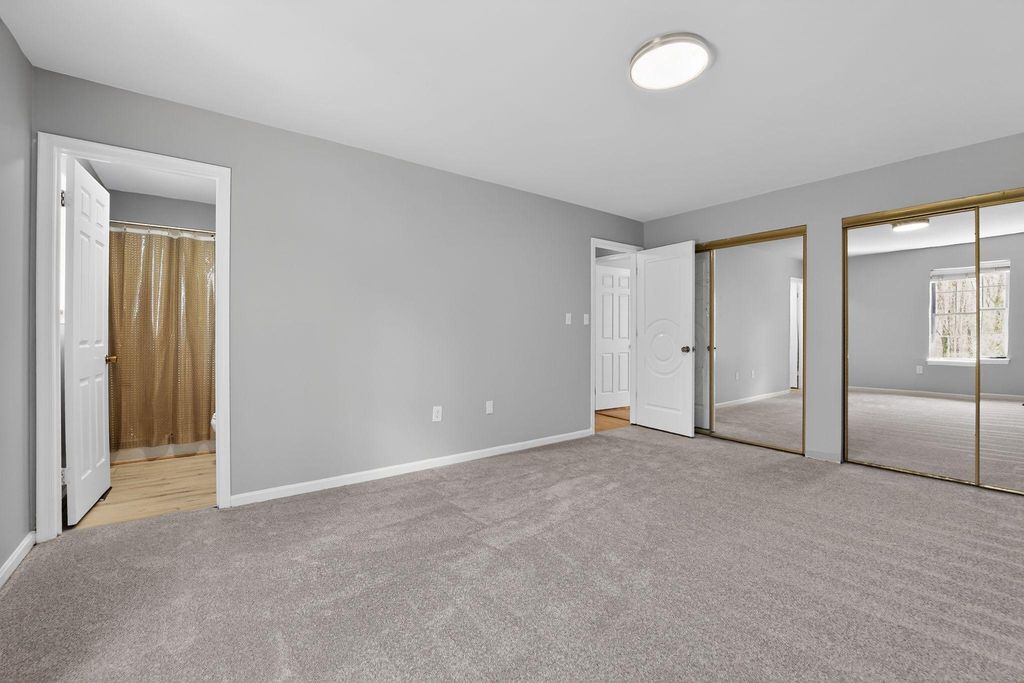 Image 23 of property listing at 1303 SHAWNEE CT, Millersville, MD 21108