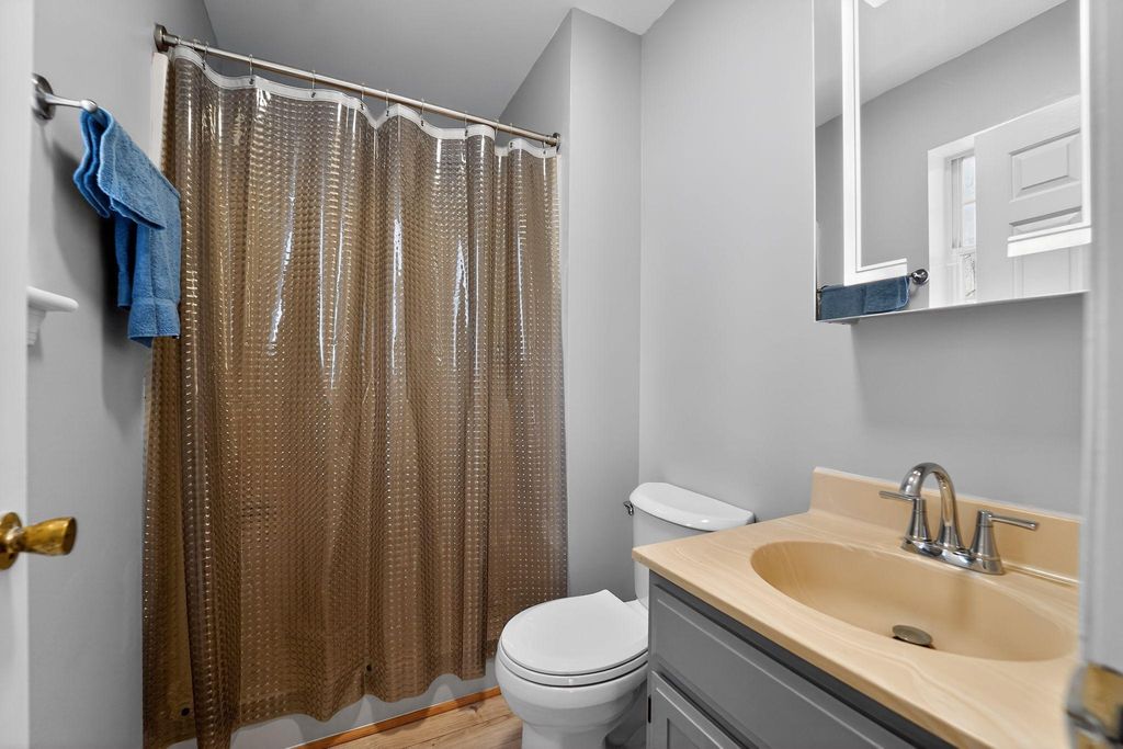 Image 24 of property listing at 1303 SHAWNEE CT, Millersville, MD 21108