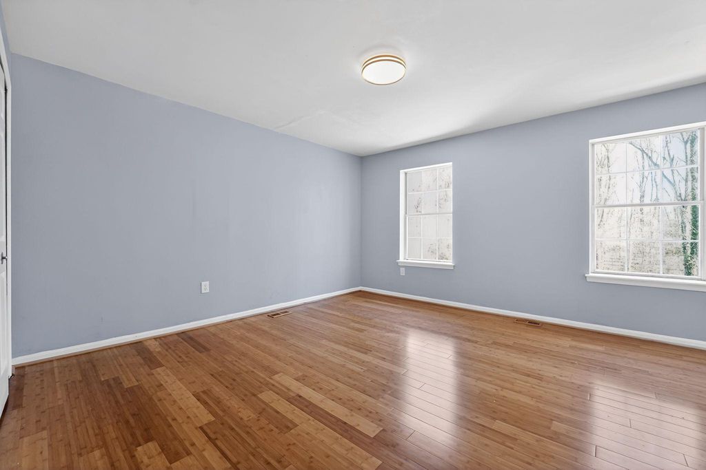 Image 25 of property listing at 1303 SHAWNEE CT, Millersville, MD 21108