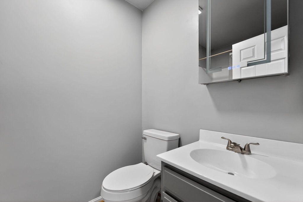 Image 33 of property listing at 1303 SHAWNEE CT, Millersville, MD 21108