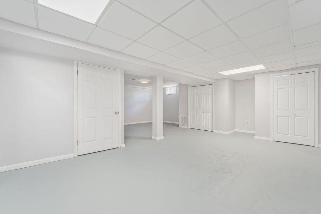 Image 39 of property listing at 1303 SHAWNEE CT, Millersville, MD 21108