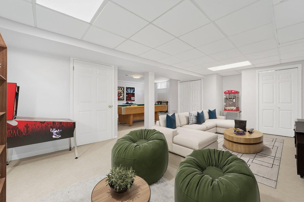 Image 40 of property listing at 1303 SHAWNEE CT, Millersville, MD 21108